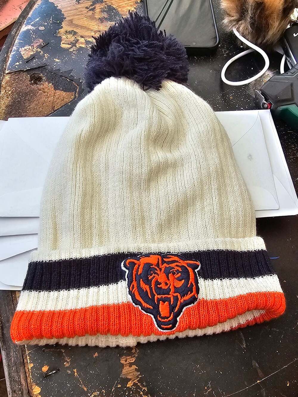 Youth Chicago Bears New Era White Retro Cuffed Knit Hat with Pom